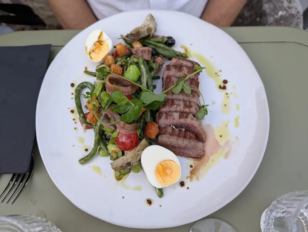 Salade Façon Niçoise Et Tataki de Thon Rouge